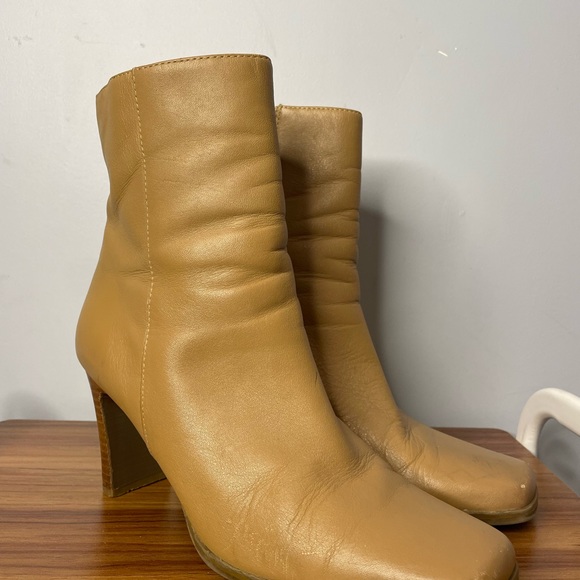 Vintage Women’s Leather Heeled Bootie Size 8 - Picture 7 of 7